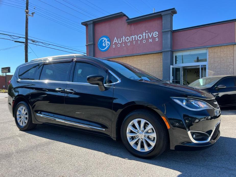 used 2017 Chrysler Pacifica car, priced at $13,995