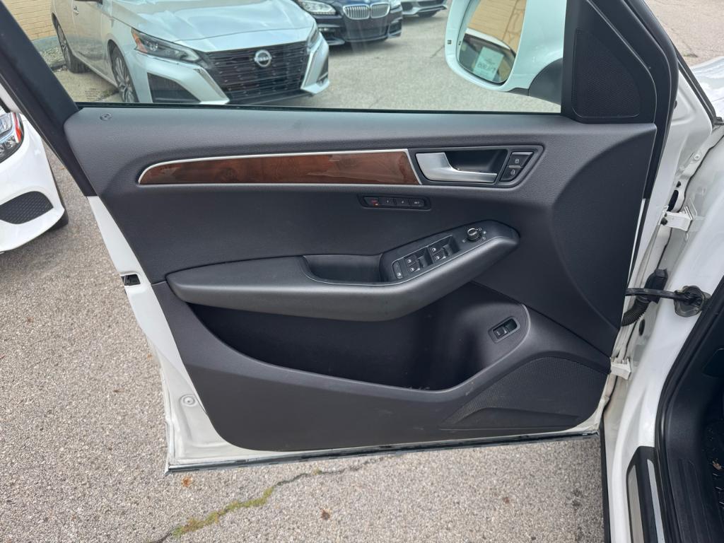 used 2011 Audi Q5 car, priced at $7,995