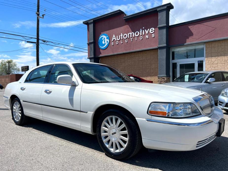 used 2003 Lincoln Town Car car, priced at $6,995