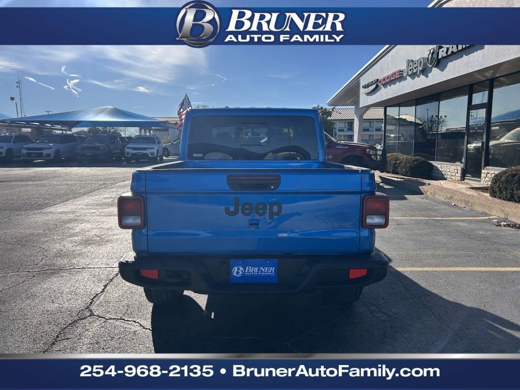 new 2025 Jeep Gladiator car, priced at $42,442