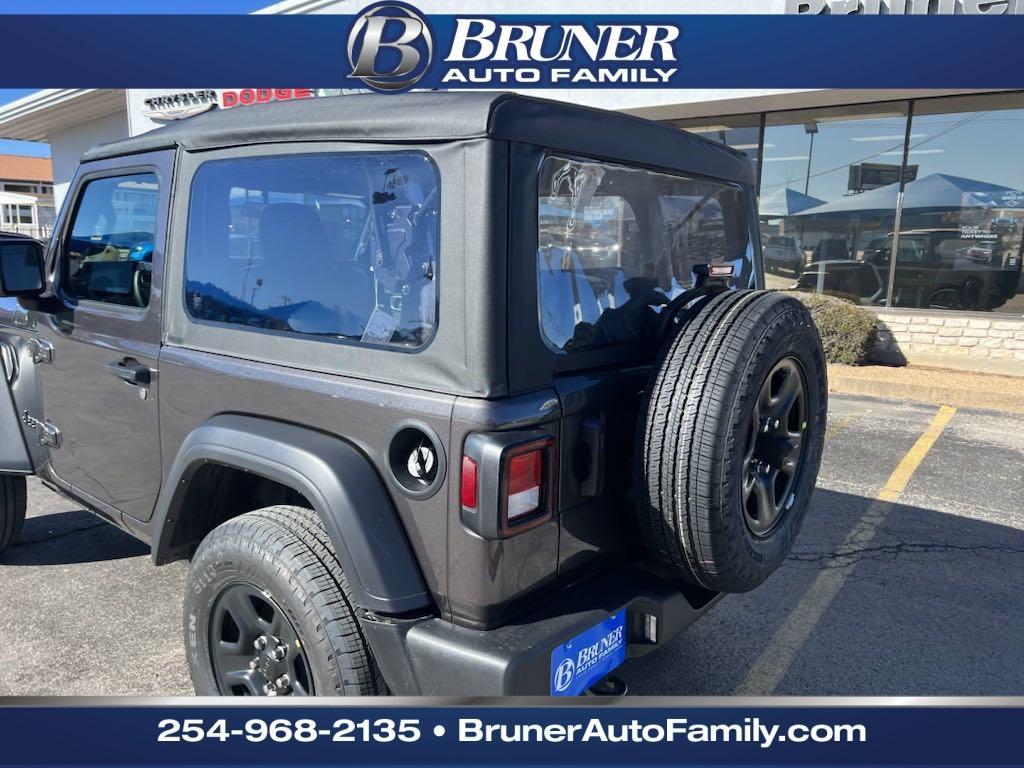 new 2025 Jeep Wrangler car, priced at $34,186