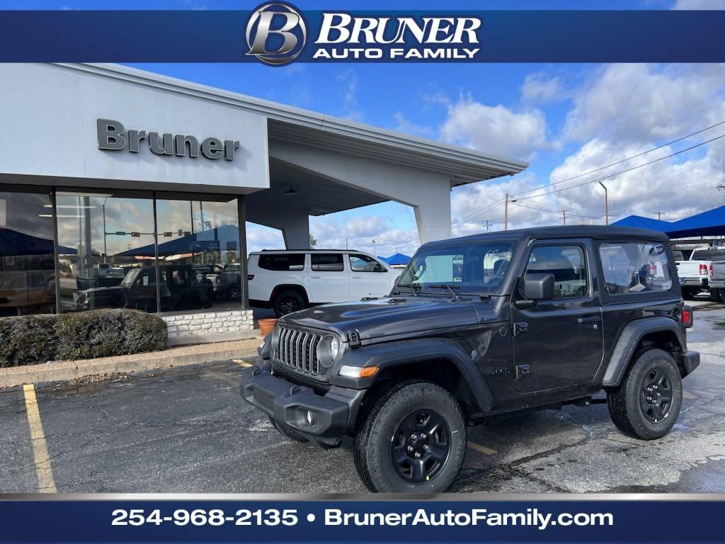 new 2025 Jeep Wrangler car, priced at $34,186