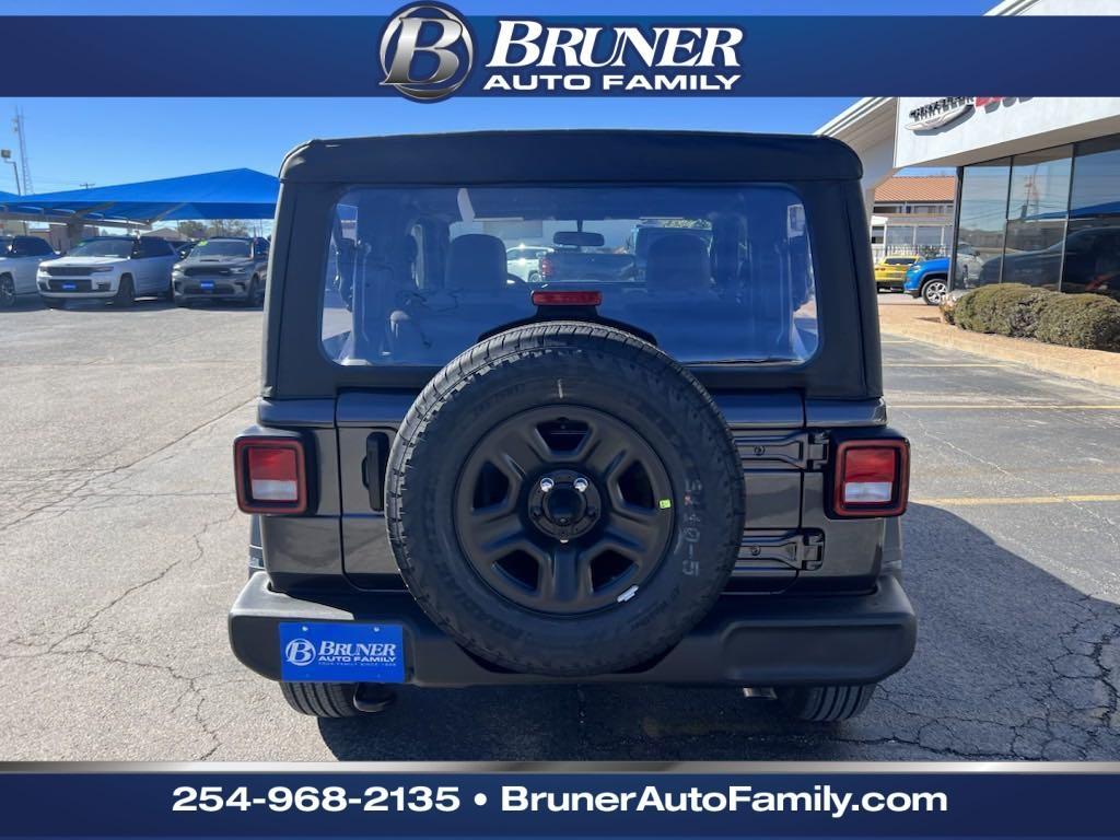 new 2025 Jeep Wrangler car, priced at $34,186