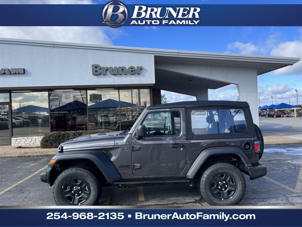 new 2025 Jeep Wrangler car, priced at $34,186