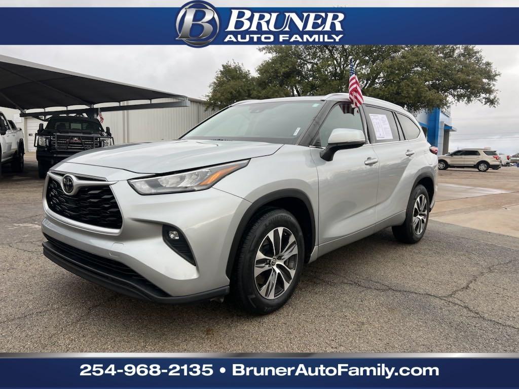 used 2020 Toyota Highlander car, priced at $24,991