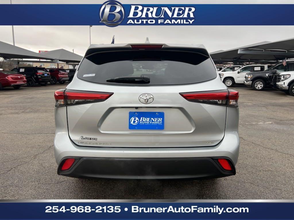 used 2020 Toyota Highlander car, priced at $24,991