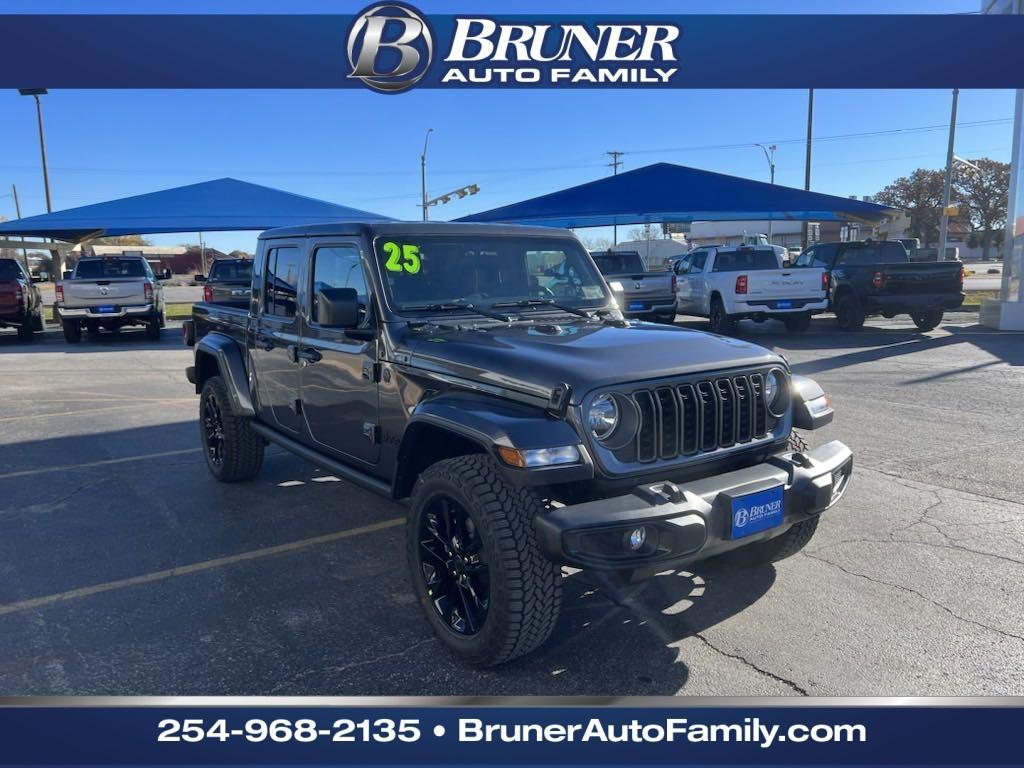 new 2025 Jeep Gladiator car, priced at $43,608