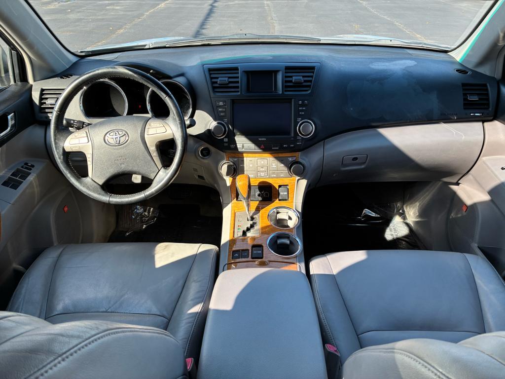 used 2010 Toyota Highlander Hybrid car, priced at $6,850