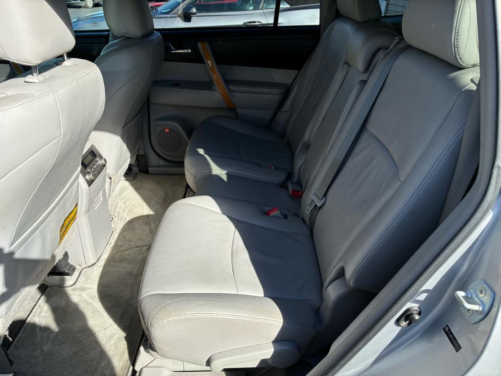 used 2010 Toyota Highlander Hybrid car, priced at $6,850