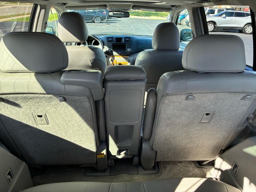 used 2010 Toyota Highlander Hybrid car, priced at $6,850