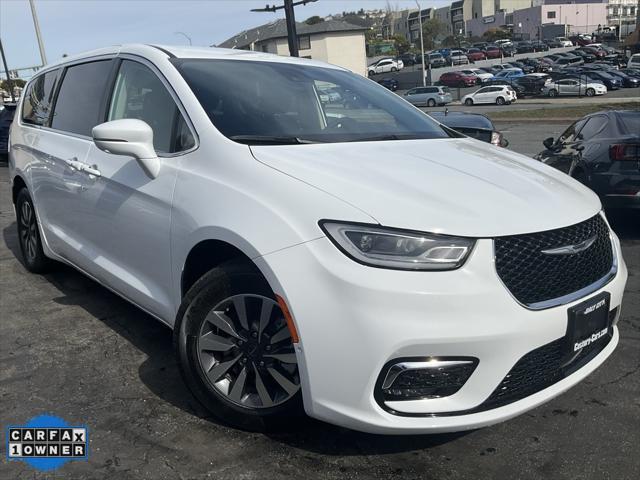 used 2022 Chrysler Pacifica Hybrid car, priced at $18,500