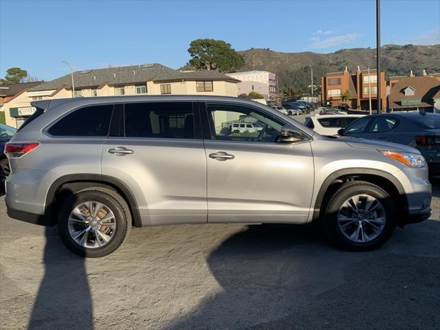 used 2014 Toyota Highlander car, priced at $15,998