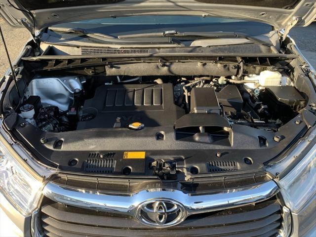 used 2014 Toyota Highlander car, priced at $15,998