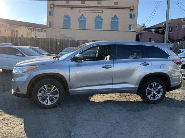 used 2014 Toyota Highlander car, priced at $15,998