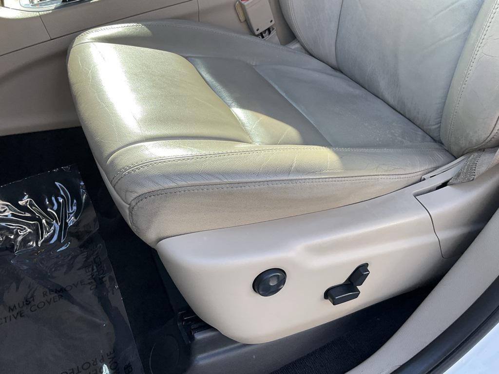 used 2018 Jeep Grand Cherokee car, priced at $15,500