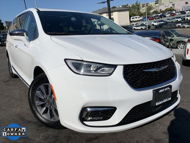 used 2022 Chrysler Pacifica Hybrid car, priced at $25,900