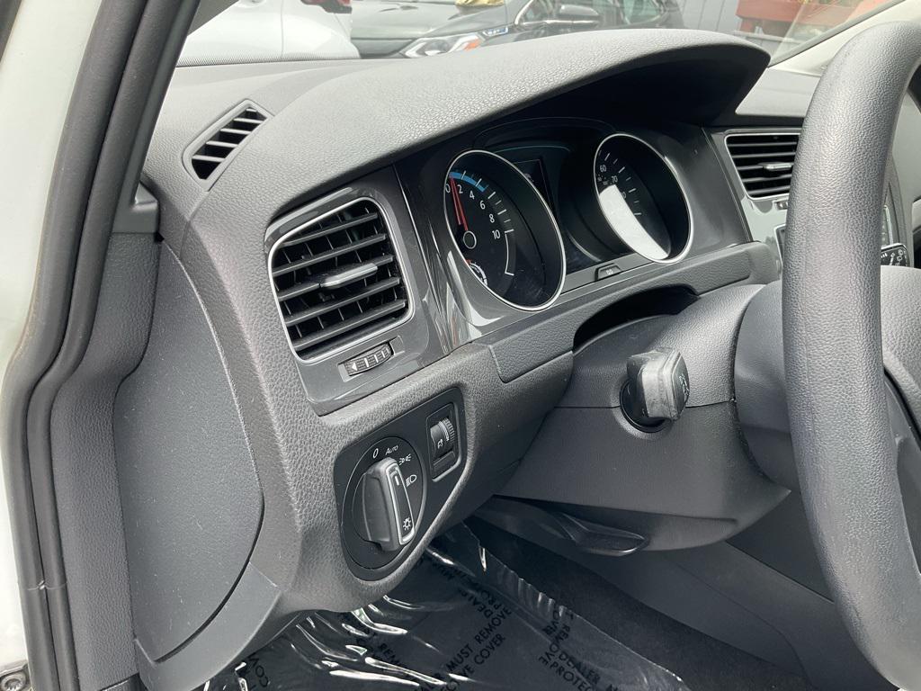 used 2015 Volkswagen e-Golf car, priced at $6,250