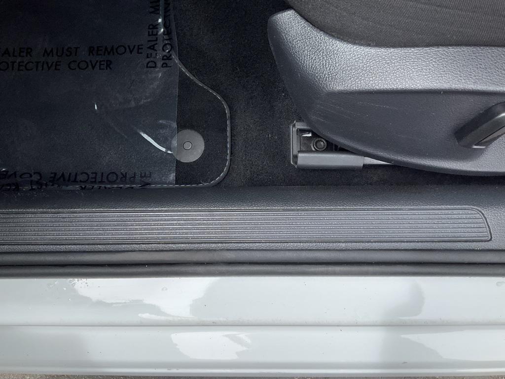 used 2015 Volkswagen e-Golf car, priced at $6,250