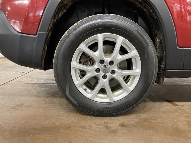 used 2015 Jeep Cherokee car, priced at $7,999