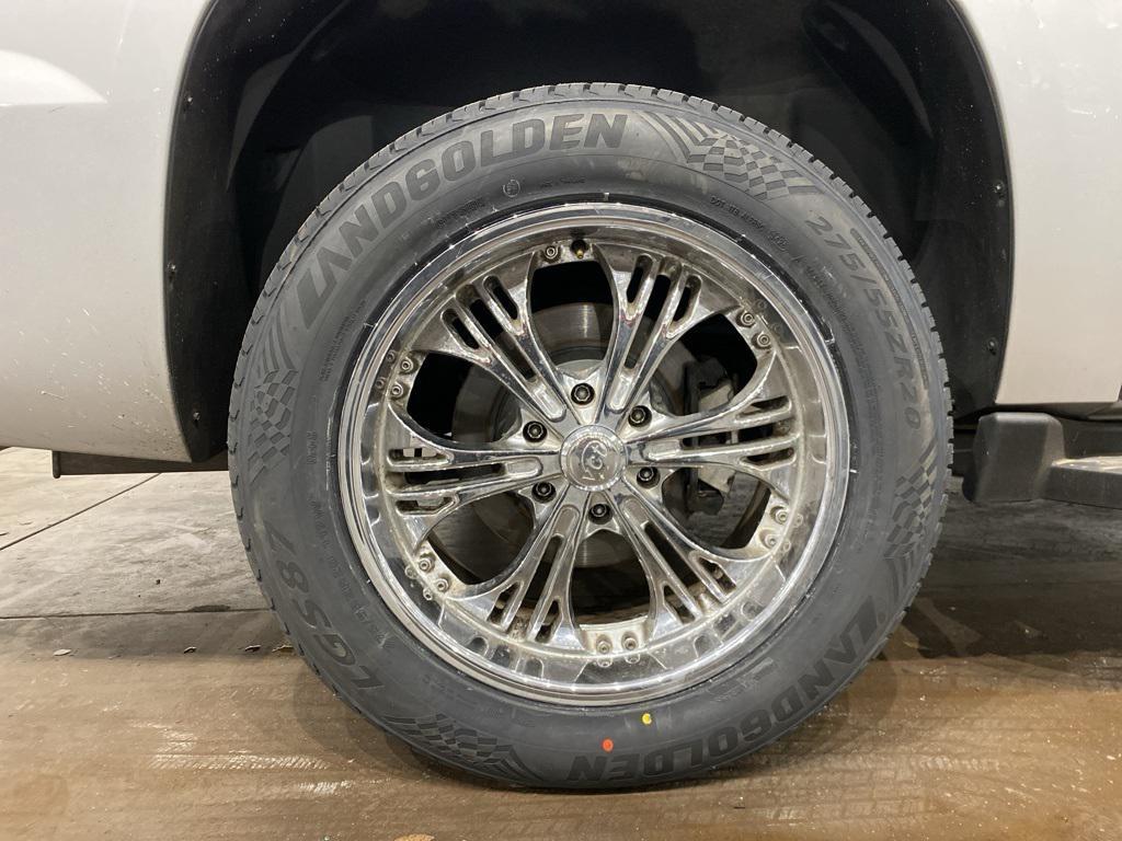 used 2010 Chevrolet Avalanche car, priced at $11,655