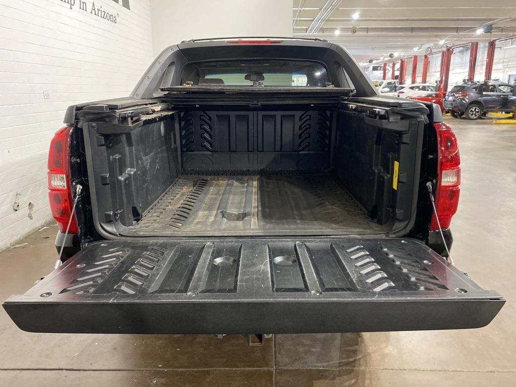used 2007 Chevrolet Avalanche car, priced at $7,995