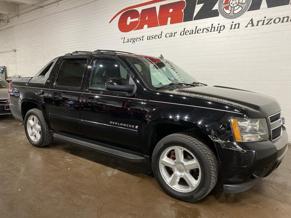 used 2007 Chevrolet Avalanche car, priced at $7,995