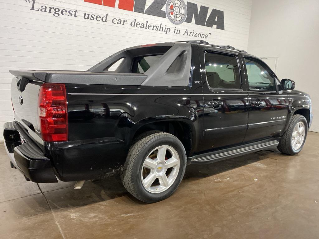 used 2007 Chevrolet Avalanche car, priced at $7,995