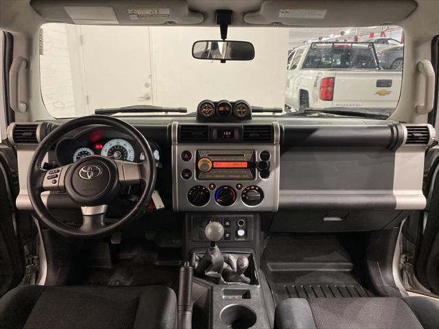 used 2007 Toyota FJ Cruiser car, priced at $14,999