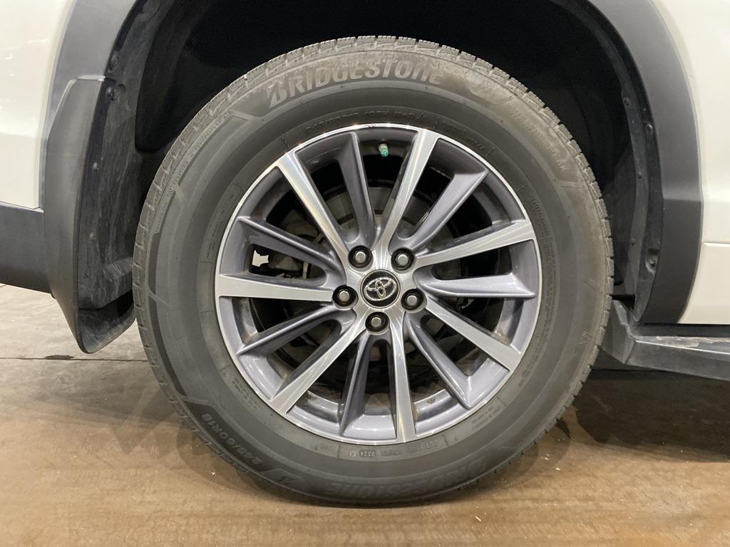 used 2017 Toyota Highlander car, priced at $19,155