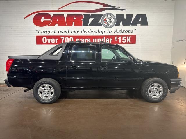 used 2005 Chevrolet Avalanche car, priced at $11,499
