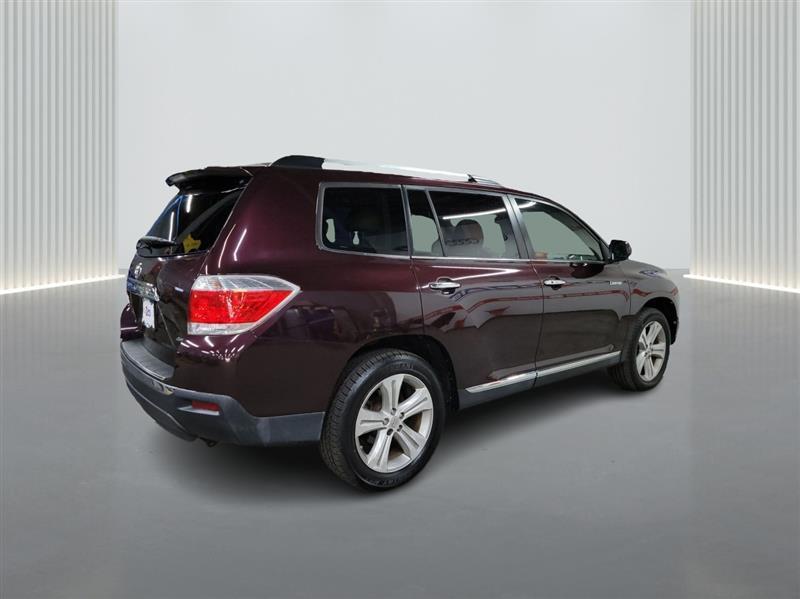 used 2013 Toyota Highlander car, priced at $13,900