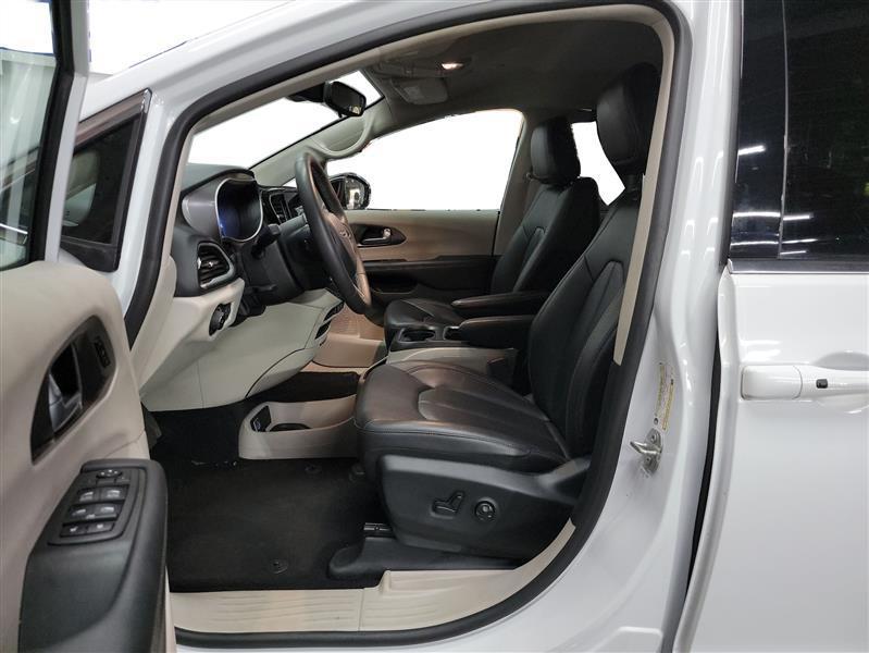 used 2024 Chrysler Pacifica car, priced at $31,500