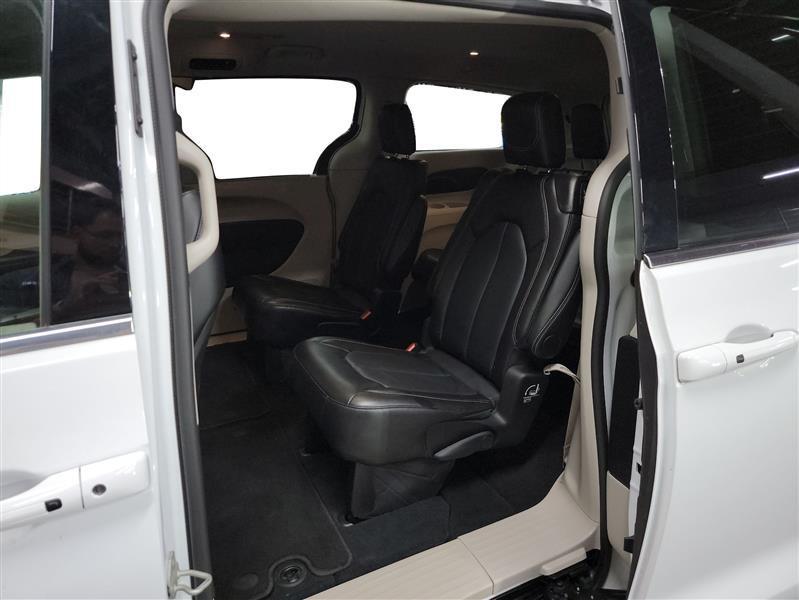 used 2024 Chrysler Pacifica car, priced at $31,500