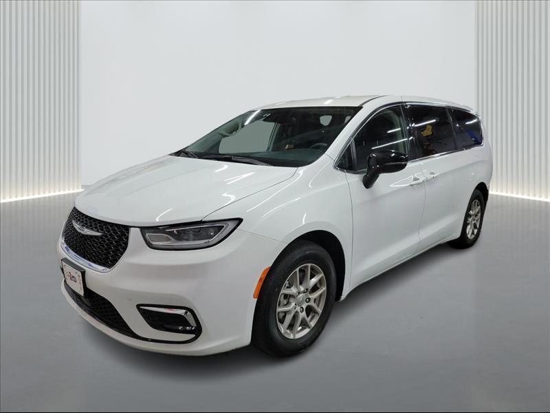 used 2024 Chrysler Pacifica car, priced at $31,500