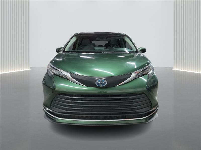 used 2022 Toyota Sienna car, priced at $26,900