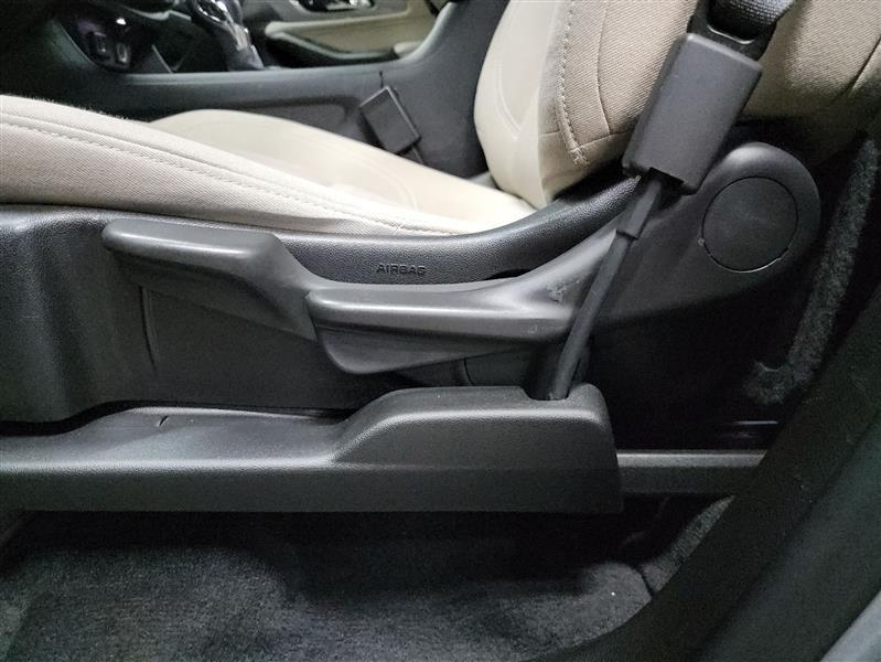 used 2023 Chevrolet Traverse car, priced at $22,500