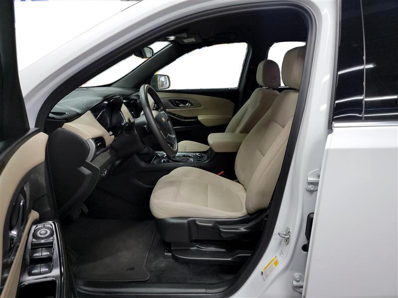 used 2023 Chevrolet Traverse car, priced at $25,900