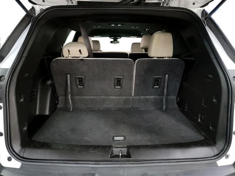 used 2023 Chevrolet Traverse car, priced at $25,900