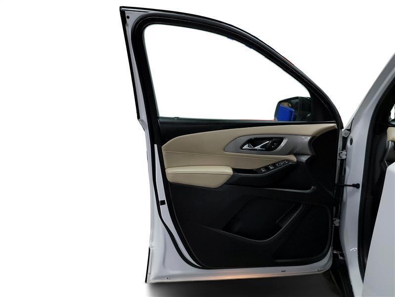 used 2023 Chevrolet Traverse car, priced at $25,900