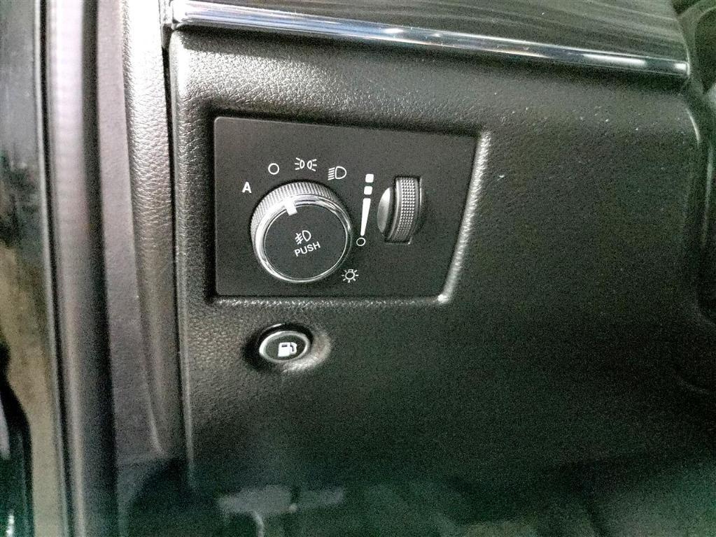 used 2022 Jeep Grand Cherokee WK car, priced at $22,900
