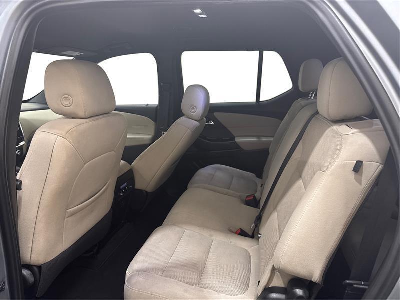 used 2023 Chevrolet Traverse car, priced at $21,900