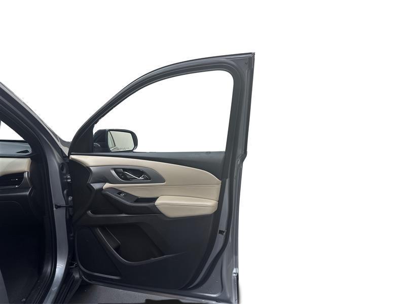 used 2023 Chevrolet Traverse car, priced at $21,900