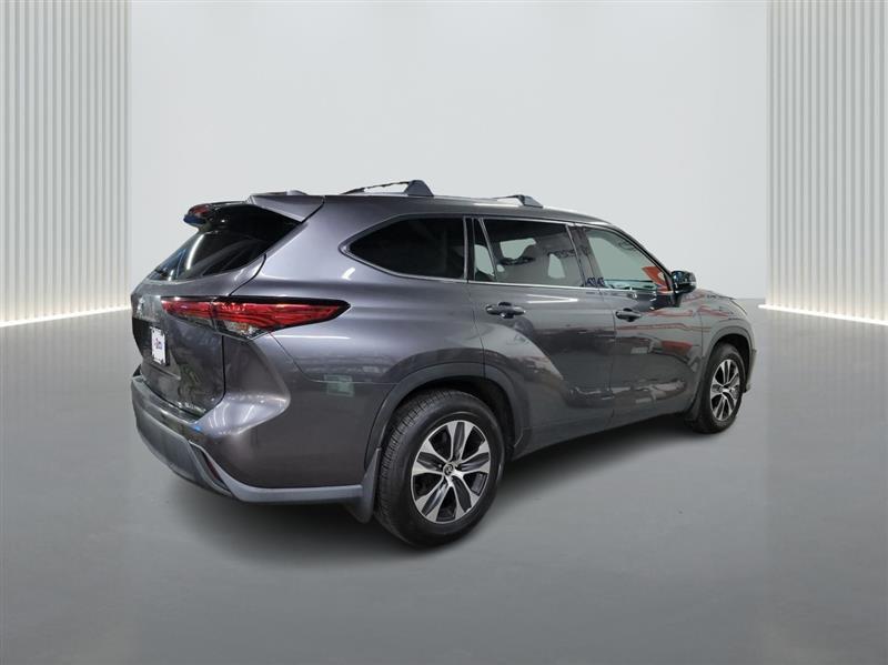 used 2021 Toyota Highlander car, priced at $23,900