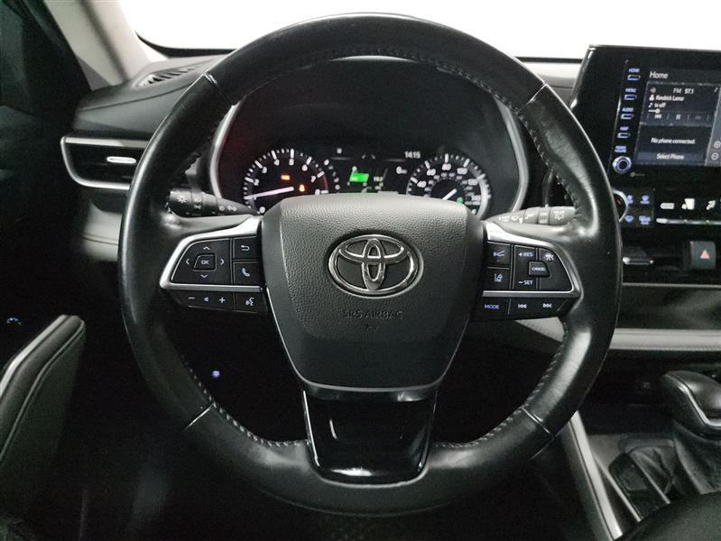 used 2021 Toyota Highlander car, priced at $23,900