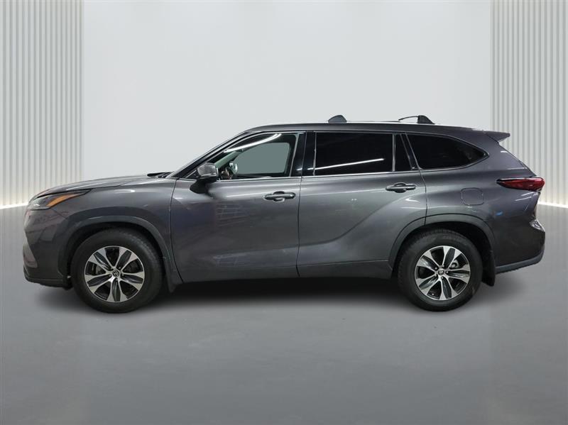 used 2021 Toyota Highlander car, priced at $23,900