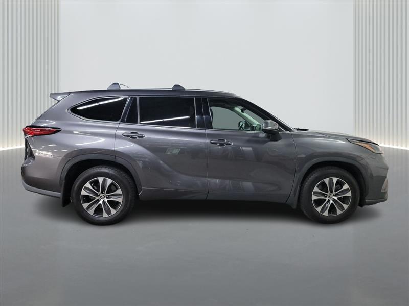 used 2021 Toyota Highlander car, priced at $23,900