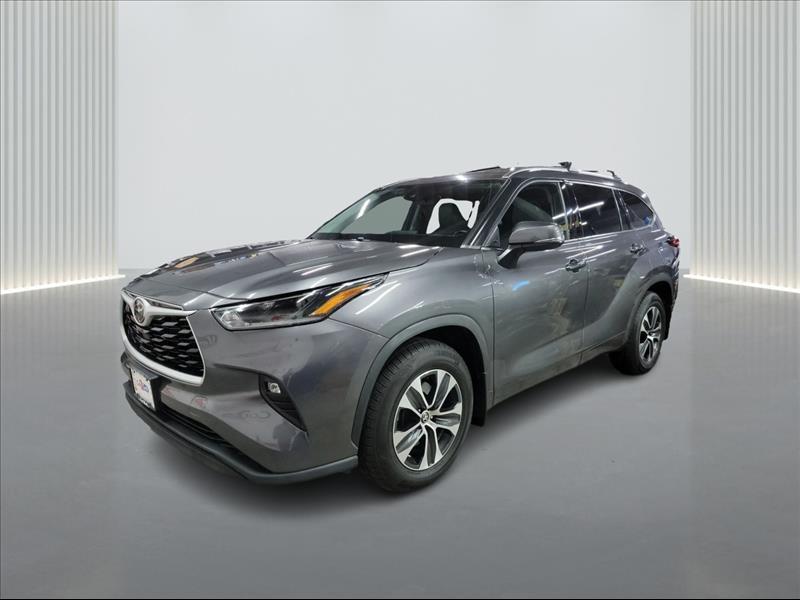 used 2021 Toyota Highlander car, priced at $23,900