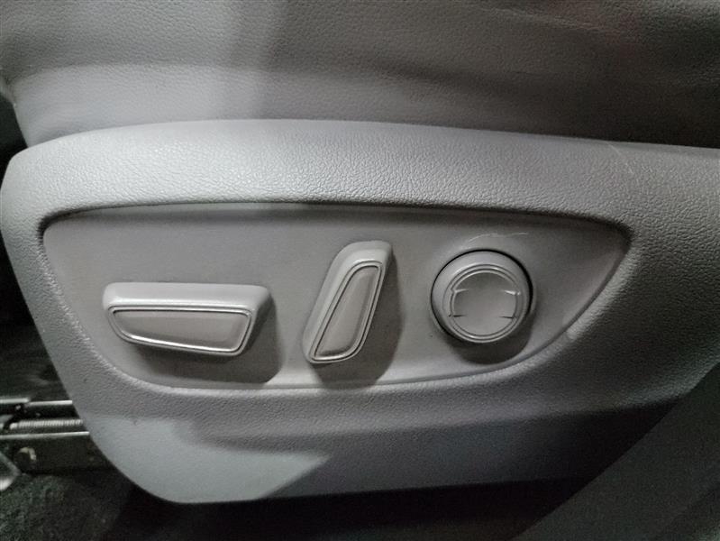 used 2021 Toyota Highlander car, priced at $23,900