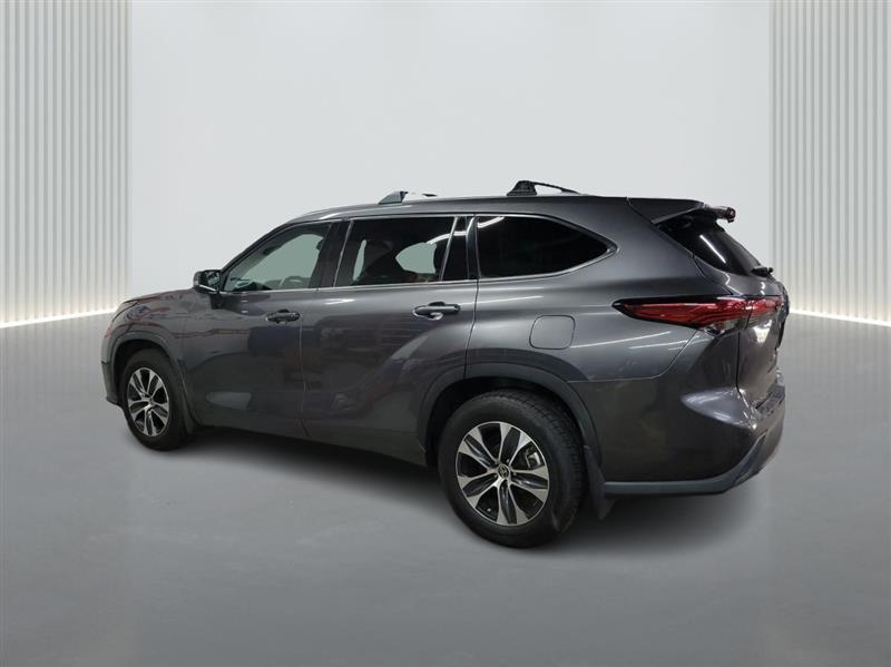 used 2021 Toyota Highlander car, priced at $23,900