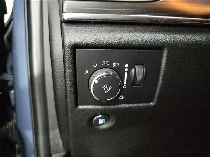 used 2021 Jeep Grand Cherokee car, priced at $26,900